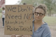 黔东特斯拉在得州奥斯汀遭遇抗议活动：反对马斯克Robotaxi计划